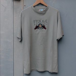 Vintage 90s Texas Embroidered Tee!